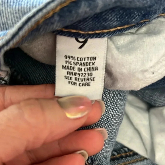 Almost Famous Distressed Boyfriend Jeans - Picture 10 of 10